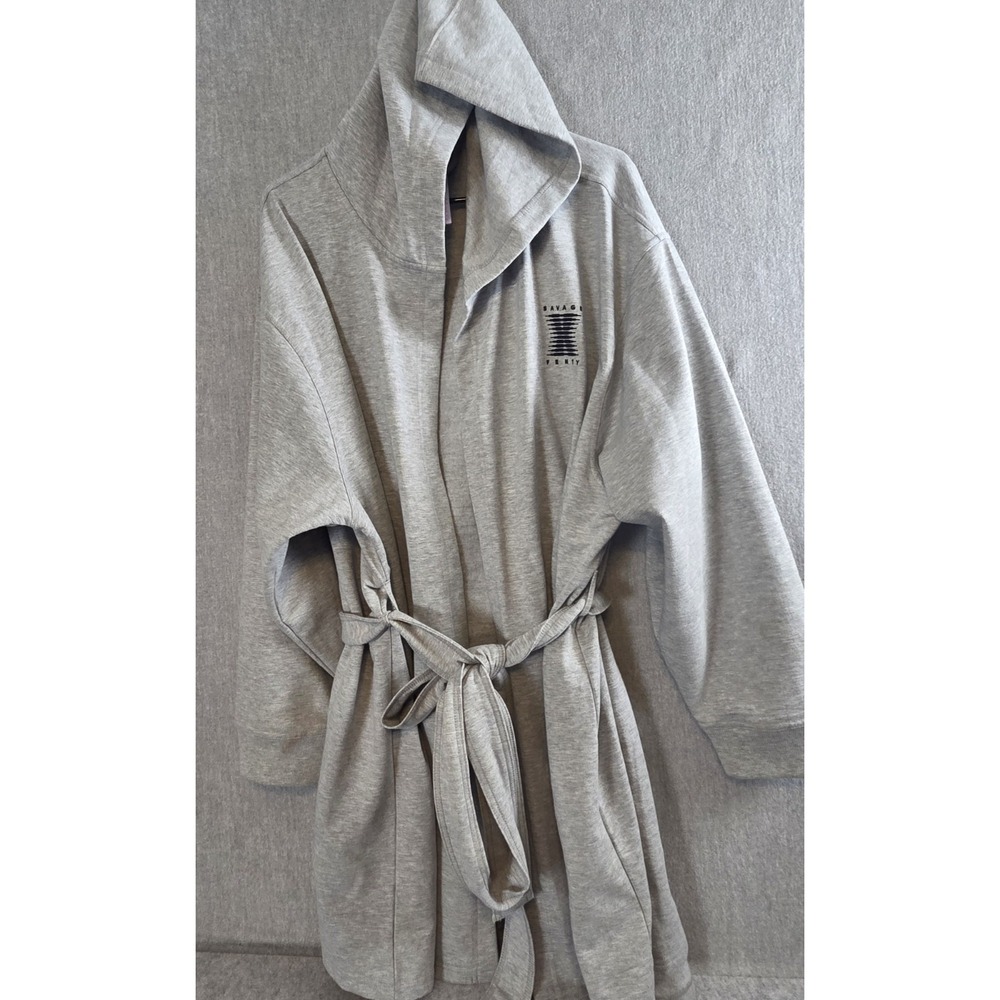 Savage X Fenty Showgirl Graphic Short Robe Platinum Gray M/L Lounge Wear Hooded
